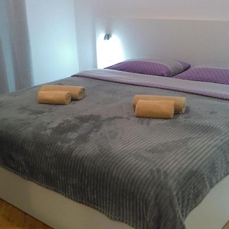 Apartman Borna Starigrad Paklenica Exterior photo
