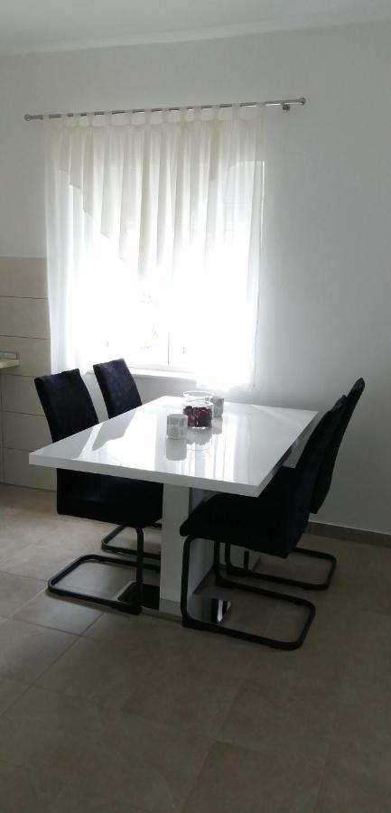 Apartman Borna Starigrad Paklenica Exterior photo